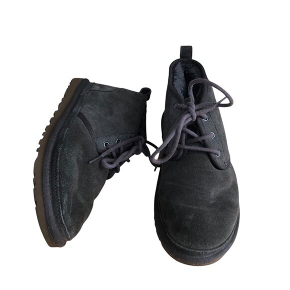 UGG Neumel Chukka Sheepskin Suede Lace Up Ankle Boots - 1094269 - Picture 2 of 10